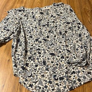 Loft medium long sleeve top. Ex cond.